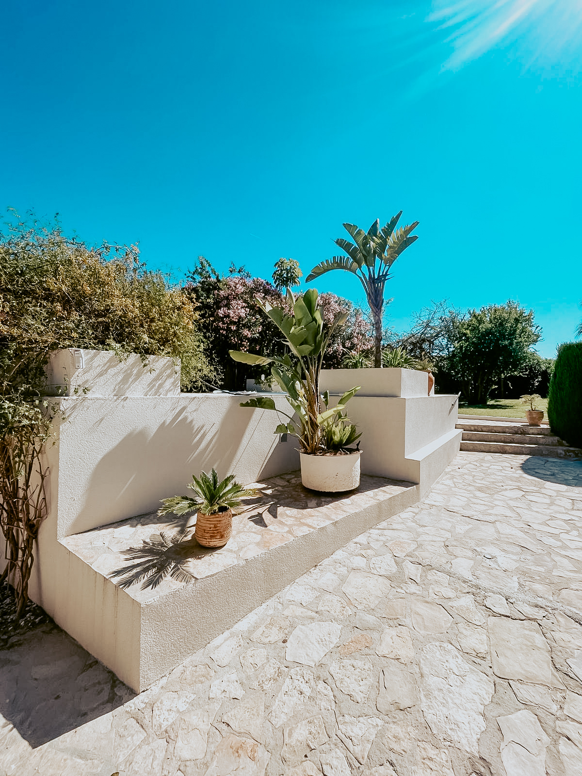 Schaduwplek bij het huis